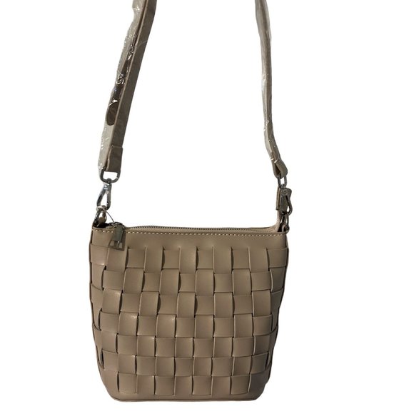 Basket Weave Bucket Bag / Handbag in Tan - NWT - Picture 2 of 12
